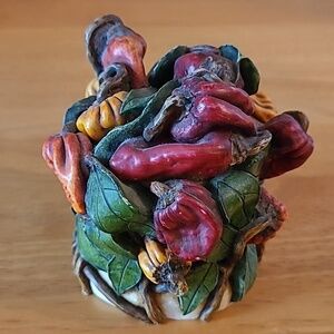 HARMONY KINGDOM 1999 Lord Byron Garden Collection, Hot Peppers Trinket Box